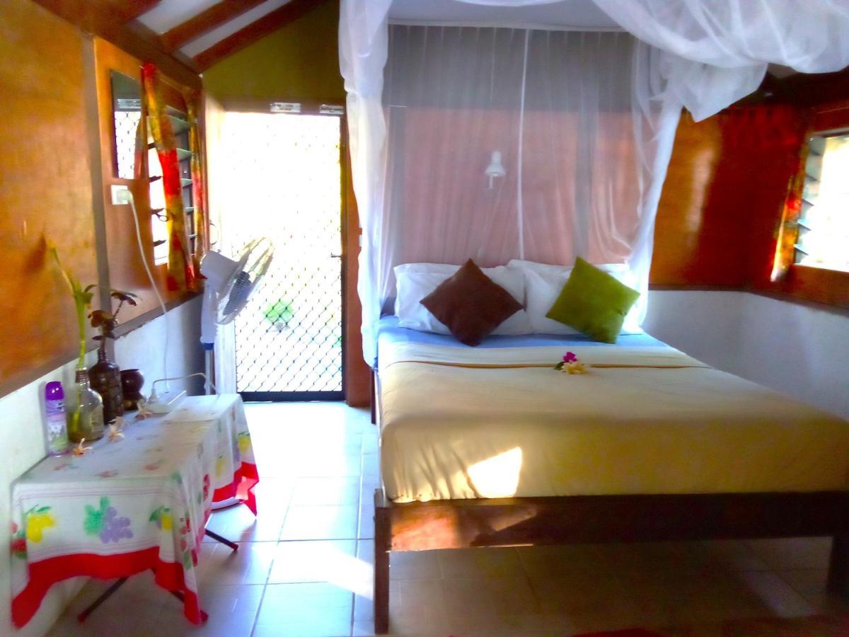 Vatupau Beachfront Bungalows Port Vila Dış mekan fotoğraf